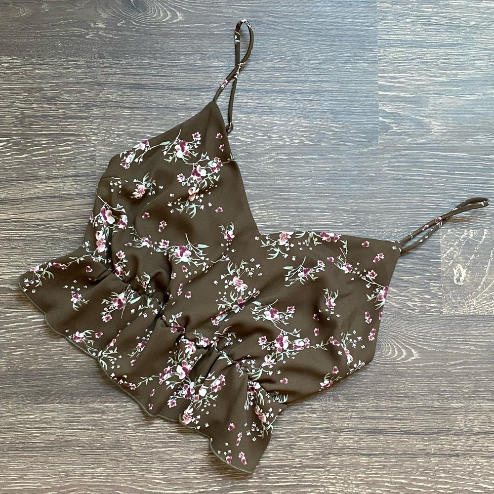 NEW Olive Green Ruffle Crop Top Sz L